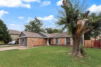 1704 Fieldstone Court, Arlington, TX 76018 - Photo 3