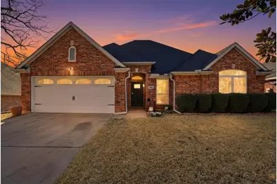 840 Forest Hollow Drive, Hurst, TX 76053 - Photo 3