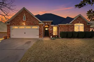 840 Forest Hollow Dr, Hurst, TX 76053 - Photo 3