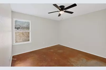 921 Cody Court, River Oaks, TX 76114 - Photo 7