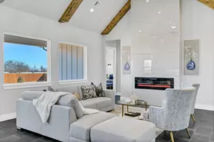 520 Highview Ct, Godley, TX 76044 - Photo 5