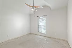 200 Chimney Rock Dr, Waxahachie, TX 75167 - Photo 9