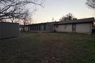 700 N Spears St, Alvarado, TX 76009 - Photo 29