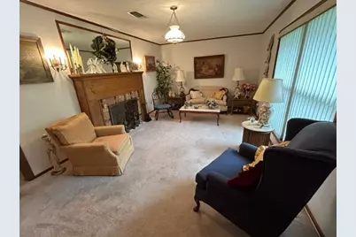 102 E Crockett Street, De Kalb, TX 75559 - Photo 11