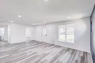 322 NE 29th St, Grand Prairie, TX 75050 - Photo 15