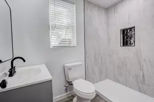 322 NE 29th St, Grand Prairie, TX 75050 - Photo 11