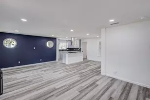 322 NE 29th St, Grand Prairie, TX 75050 - Photo 5