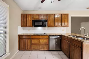 5723 Sage Bloom Dr, Arlington, TX 76017 - Photo 11