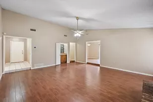 5723 Sage Bloom Dr, Arlington, TX 76017 - Photo 7