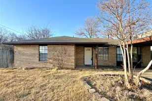 216 W Marshall St, Palmer, TX 75152 - Photo 1