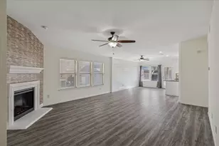 1405 Mesa Flats Dr, Fort Worth, TX 76052 - Photo 5