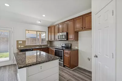 1405 Mesa Flats Drive, Fort Worth, TX 76052 - Photo 9