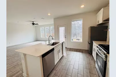 4508 Hogans Alley Drive, Arlington, TX 76001 - Photo 7