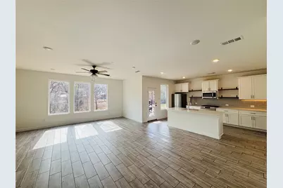 4508 Hogans Alley Drive, Arlington, TX 76001 - Photo 5