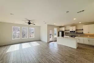 4508 Hogan's Alley Dr, Arlington, TX 76001 - Photo 5