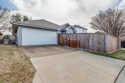 1527 Ranchview Lane, Carrollton, TX 75007 - Photo 25