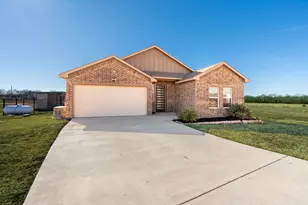 315 Delatorre St, Trenton, TX 75490 - Photo 3