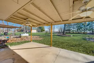 235 Elizabeth Ln, Blossom, TX 75416 - Photo 17