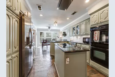 3410 Oxford Drive, Rowlett, TX 75088 - Photo 11