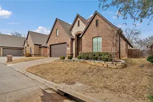 716 Crestridge Cir, Euless, TX 76040 - Photo 3