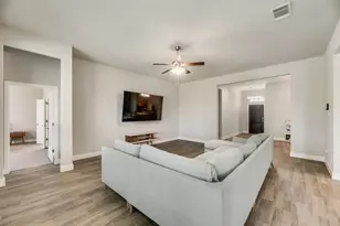 10611 Hidden Holw Dr, Grand Prairie, TX 76065 - Photo 7