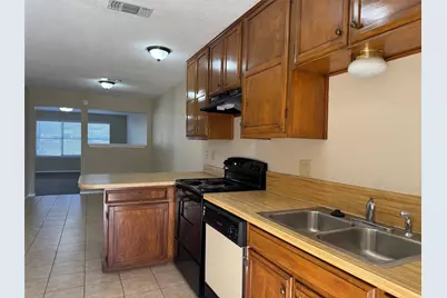 1002 Harbor Lakes Drive, Granbury, TX 76048 - Photo 5