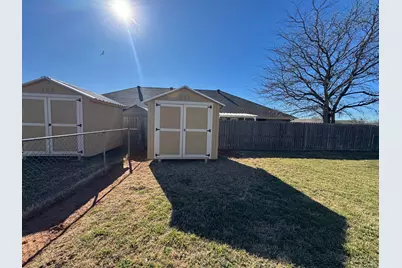 1002 Harbor Lakes Drive, Granbury, TX 76048 - Photo 27