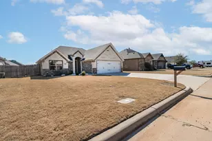 9135 Parkview Cir, Tolar, TX 76476 - Photo 3