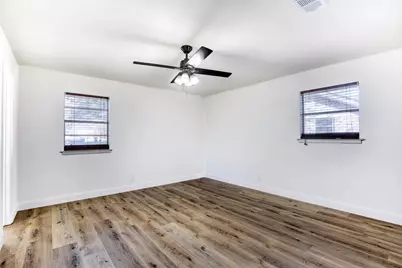 521 Val Oaks Court, Hurst, TX 76053 - Photo 15