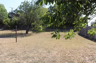 2406 Magna Vista Dr, Dallas, TX 75216 - Photo 5