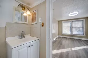 211 E Sherman Dr, Denton, TX 76209 - Photo 21