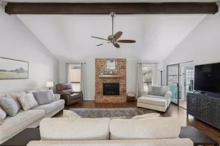 10120 Regent Row St, Benbrook, TX 76126 - Photo 5