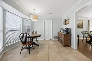 10120 Regent Row St, Benbrook, TX 76126 - Photo 11