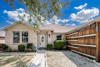2219 Zion Hill, Grand Prairie, TX 75052 - Photo 3