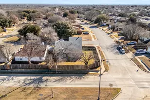 5808 Caprock Dr, Arlington, TX 76018 - Photo 35