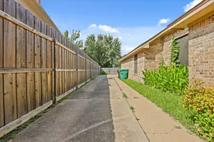 1514 Pickwick Ln, Denton, TX 76209 - Photo 33