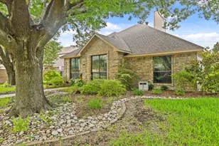 1514 Pickwick Ln, Denton, TX 76209 - Photo 1
