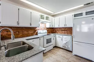 661 Prairie Dell St, Lewisville, TX 75067 - Photo 5