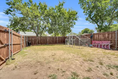 805 E Wise Street, Bowie, TX 76230 - Photo 25