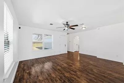 4925 Fitzhugh Avenue, Fort Worth, TX 76105 - Photo 5