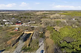 618 E 6th St, Blum, TX 76627 - Photo 23