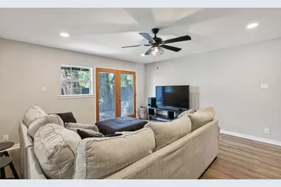 2312 Valleywood Drive, Carrollton, TX 75006 - Photo 9