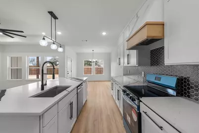 415 Hensley Drive, Grand Prairie, TX 75050 - Photo 5