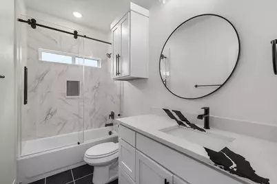 415 Hensley Drive, Grand Prairie, TX 75050 - Photo 13