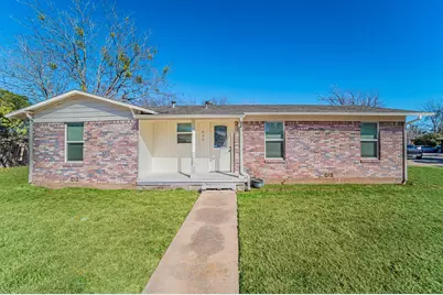 900 Elizabeth Boulevard, Granbury, TX 76048 - Photo 1