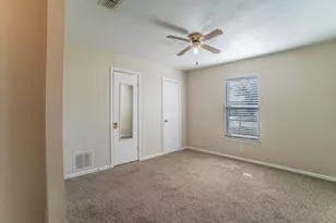 900 Elizabeth Blvd, Granbury, TX 76048 - Photo 9