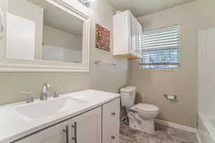 900 Elizabeth Blvd, Granbury, TX 76048 - Photo 11