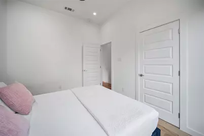 1350 Strickland Street, Dallas, TX 75216 - Photo 23