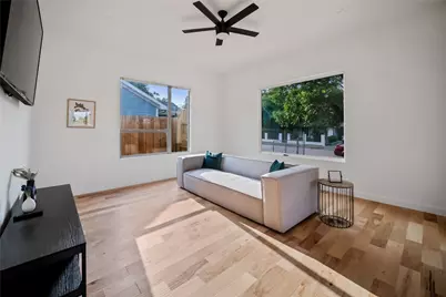 1350 Strickland Street, Dallas, TX 75216 - Photo 7