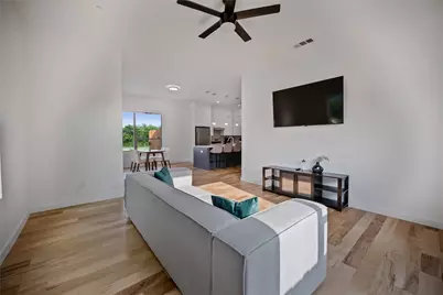 1350 Strickland Street, Dallas, TX 75216 - Photo 9